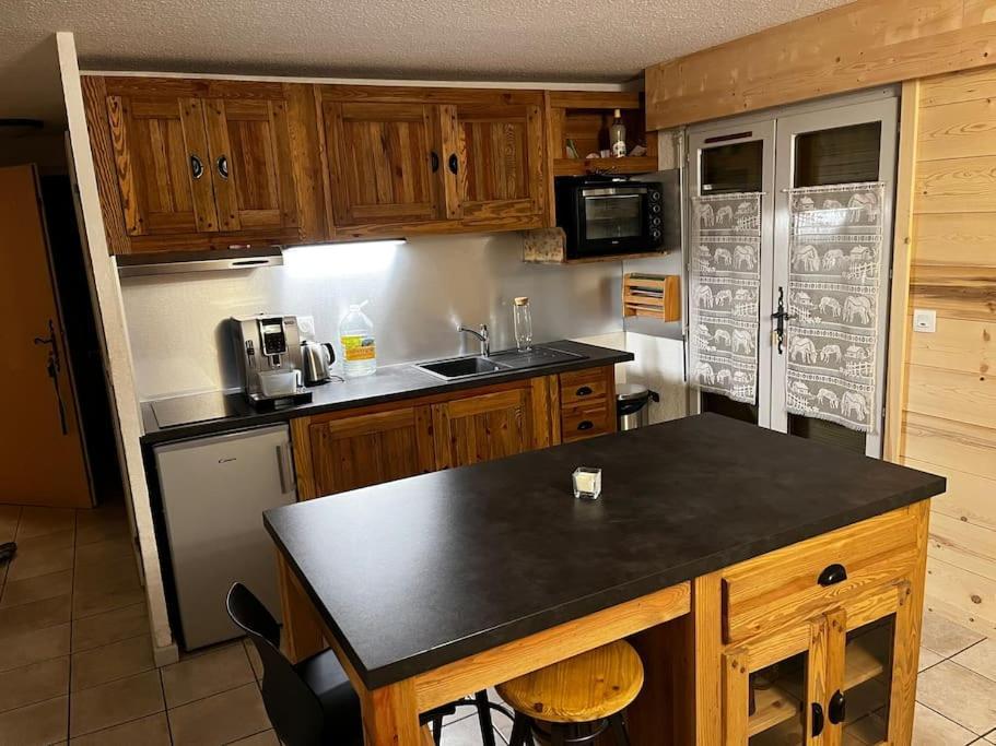 Appartement Au Pied Des Pistes กงบลู ภายนอก รูปภาพ